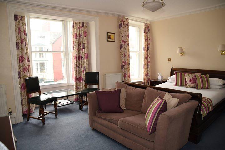Harry'S Hotel & Restaurant Aberystwyth Exterior photo