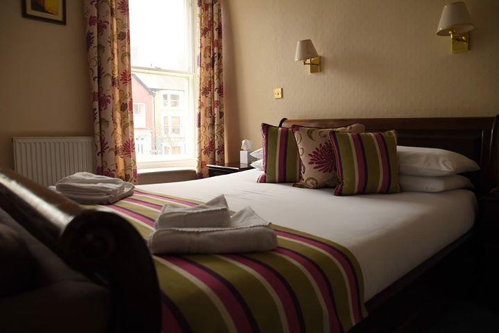 Harry'S Hotel & Restaurant Aberystwyth Exterior photo